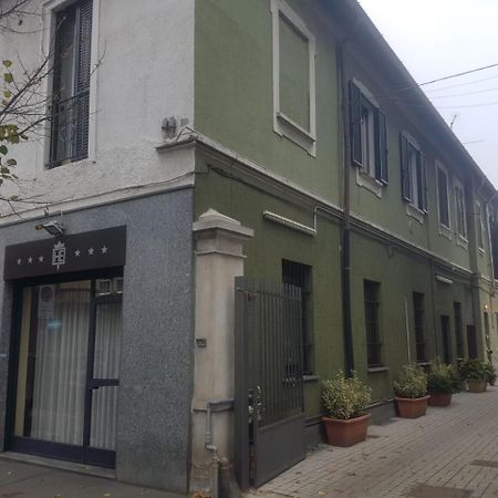 Bed Rho Stazione Bed & Breakfast Exterior foto