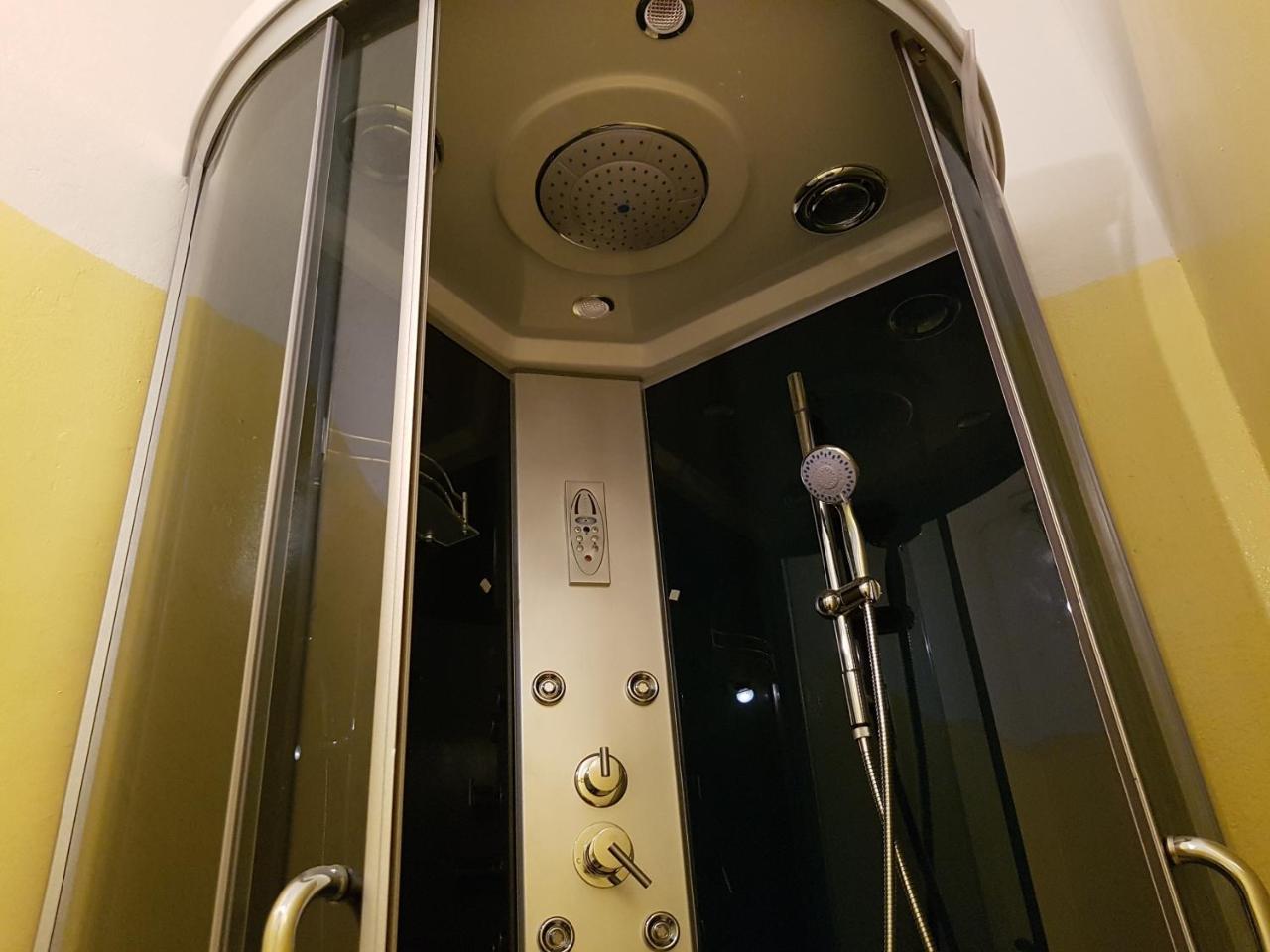 Bed Rho Stazione Bed & Breakfast Exterior foto