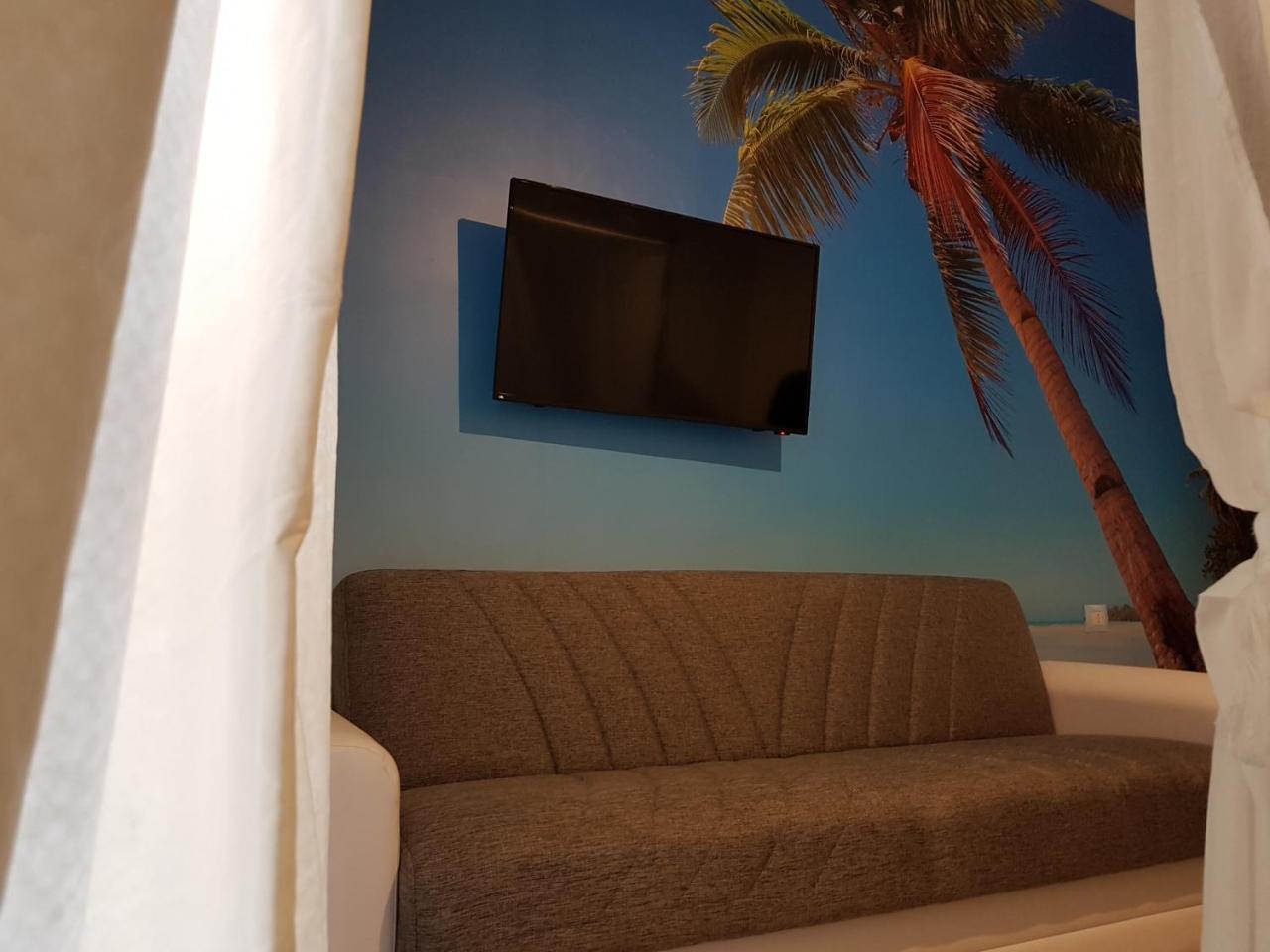 Bed Rho Stazione Bed & Breakfast Exterior foto