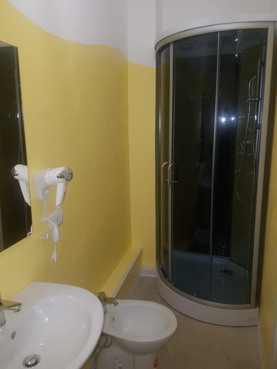 Bed Rho Stazione Bed & Breakfast Exterior foto